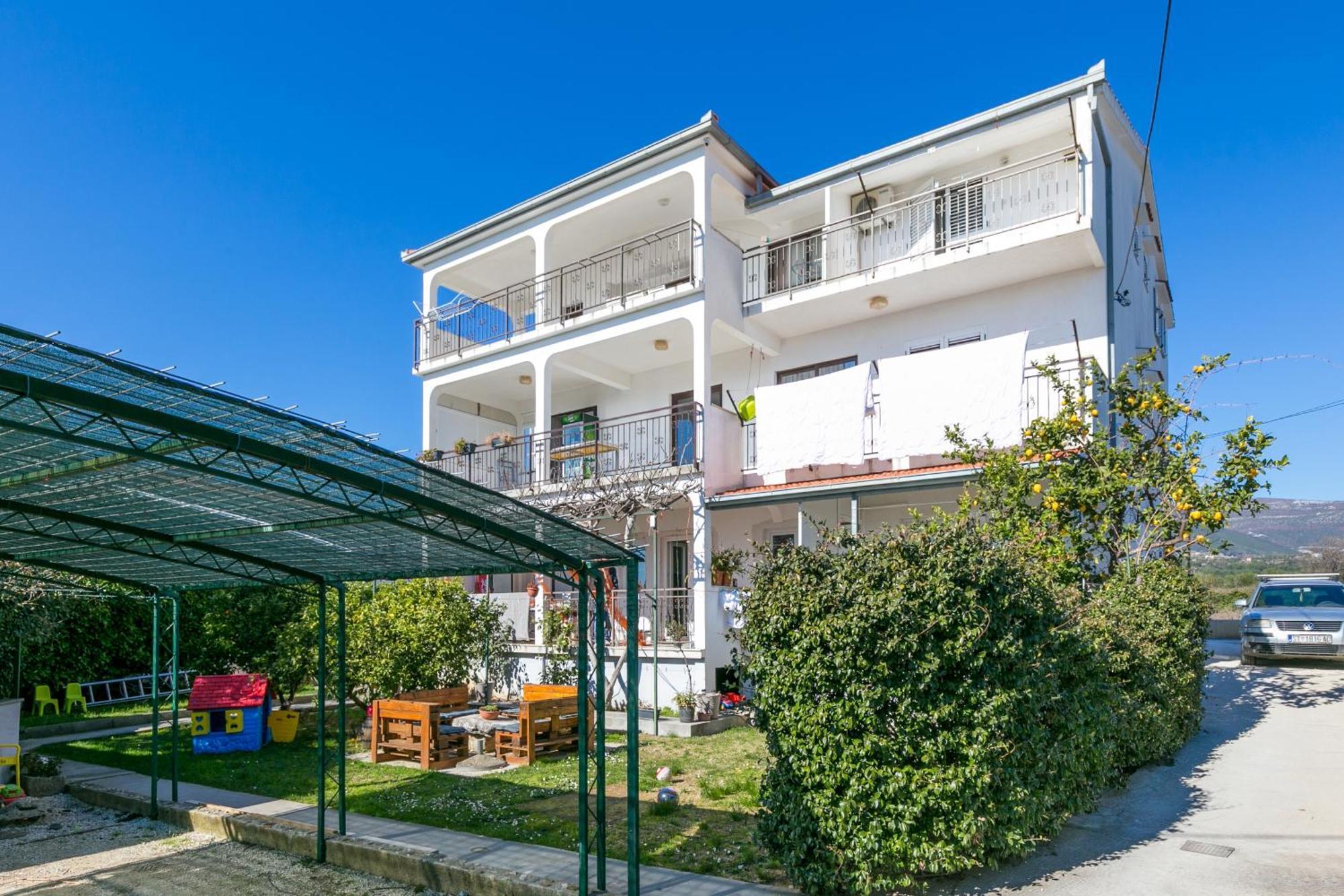 Apartments With A Parking Space Kastel Stafilic, Kastela - 21948 Exterior foto